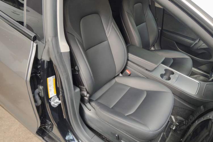 Used Tesla Model 3 2022 Rear-Wheel-Drive Version Right Front Seat