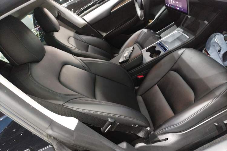 Used Tesla Model 3 2022 Rear-Wheel-Drive Version Right Front Seat