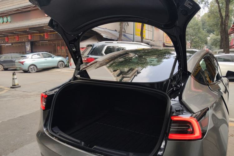 Used Tesla Model 3 2022 Rear-Wheel-Drive Version Trunk