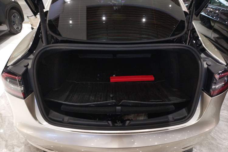 Used Tesla Model 3 2022 Rear-Wheel-Drive Version Trunk