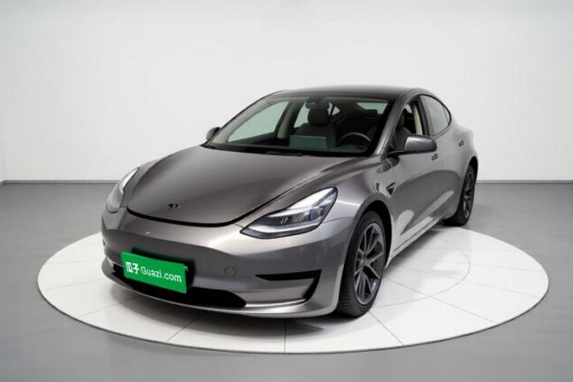 Tesla Model 3 2022 Rear-Wheel-Drive Version مستعملة