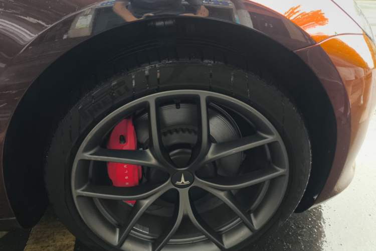 Used Tesla Model 3 2022 Performance High-Performance All-Wheel-Drive Version Right Front Wheel Hub