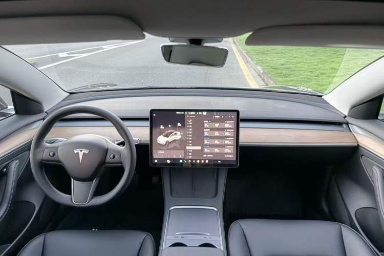 Used Tesla Model 3 2022 Rear-Wheel-Drive Version Center Console
