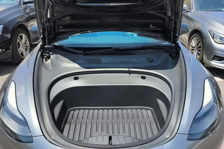 Used Tesla Model 3 2022 Rear-Wheel-Drive Version Engine Bay