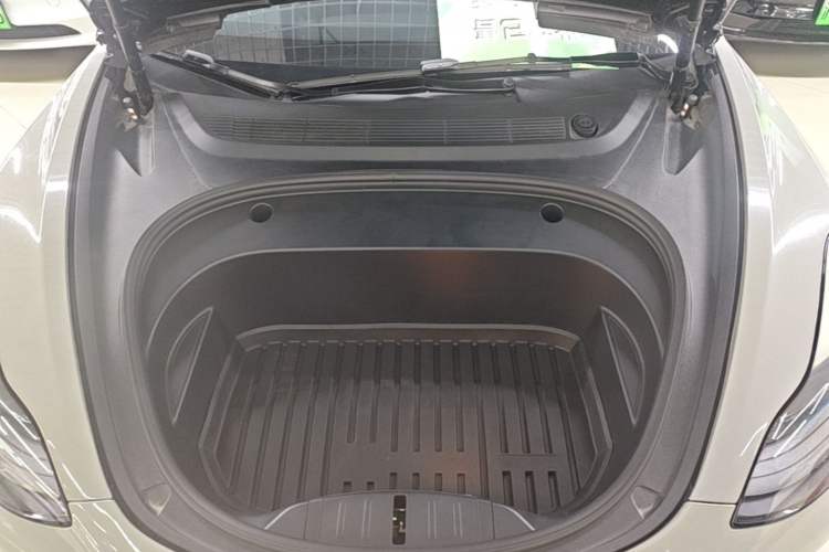 Used Tesla Model 3 2022 Rear-Wheel-Drive Version Engine Bay