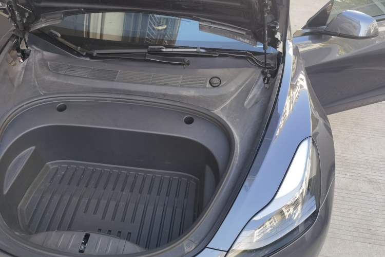 Used Tesla Model 3 2022 Rear-Wheel-Drive Version Engine Bay Left