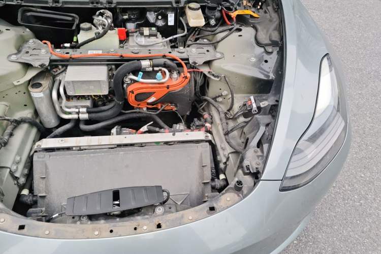 Used Tesla Model 3 2022 Rear-Wheel-Drive Version Engine Bay Left