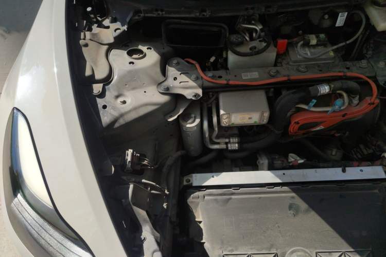 Used Tesla Model 3 2022 Rear-Wheel-Drive Version Engine Bay Right