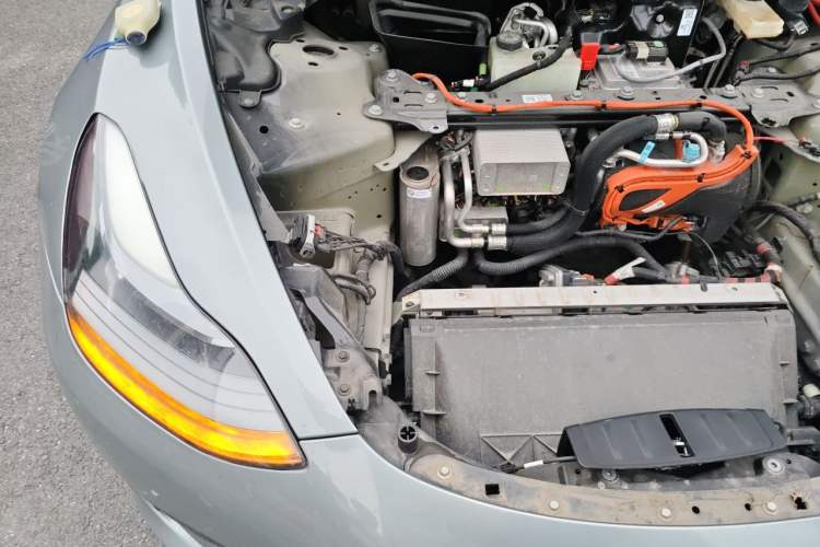 Used Tesla Model 3 2022 Rear-Wheel-Drive Version Engine Bay Right