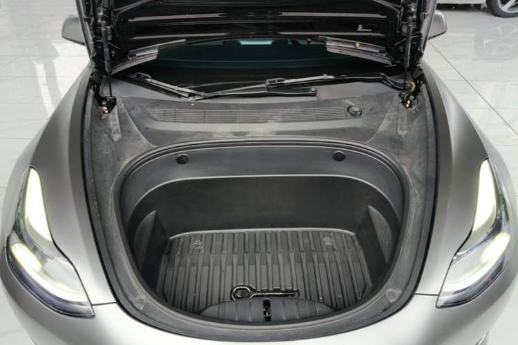 Used Tesla Model 3 2022 Rear-Wheel-Drive Version Engine Bay