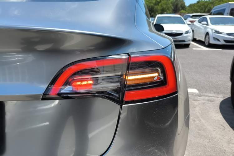 Used Tesla Model 3 2022 Rear-Wheel-Drive Version Exterior 3