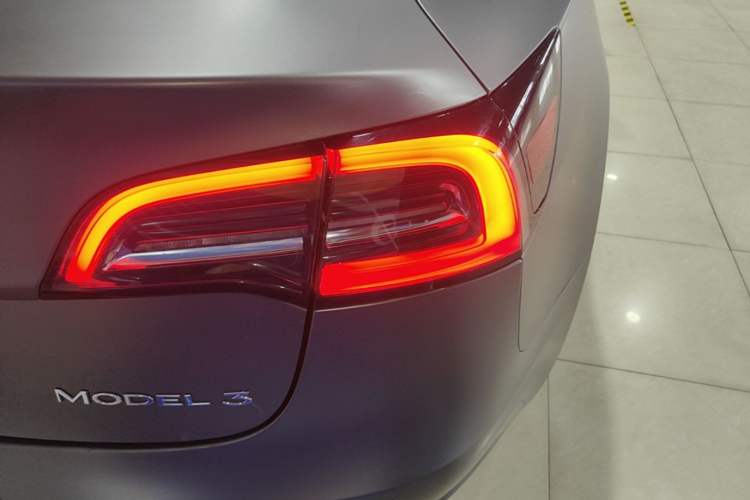 Used Tesla Model 3 2022 Rear-Wheel-Drive Version Exterior 3