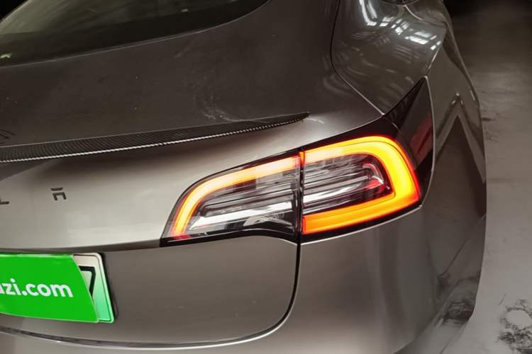 Used Tesla Model 3 2022 Rear-Wheel-Drive Version Exterior 3