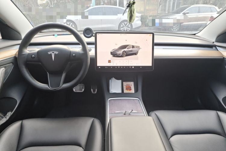 Used Tesla Model 3 2022 Rear-Wheel-Drive Version Interior 1