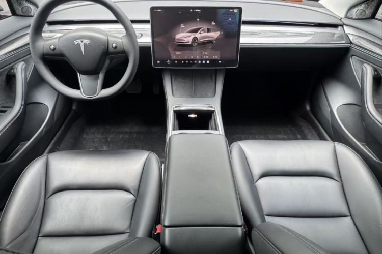 Used Tesla Model 3 2022 Rear-Wheel-Drive Version Interior 2