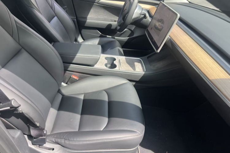 Used Tesla Model 3 2022 Rear-Wheel-Drive Version Interior 2