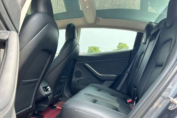 Used Tesla Model 3 2022 Rear-Wheel-Drive Version Interior 2