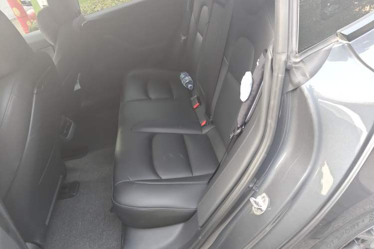 Used Tesla Model 3 2022 Rear-Wheel-Drive Version Interior 3