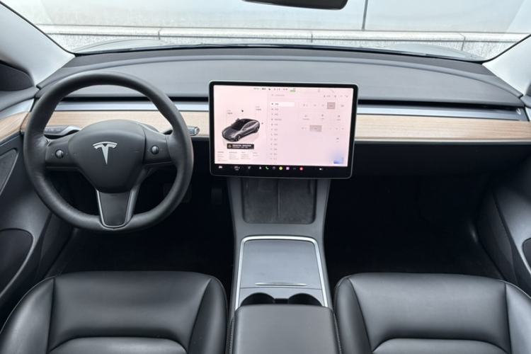 Used Tesla Model 3 2022 Rear-Wheel-Drive Version Interior 3