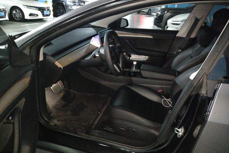 Used Tesla Model 3 2022 Performance High-Performance All-Wheel-Drive Version Interior 3