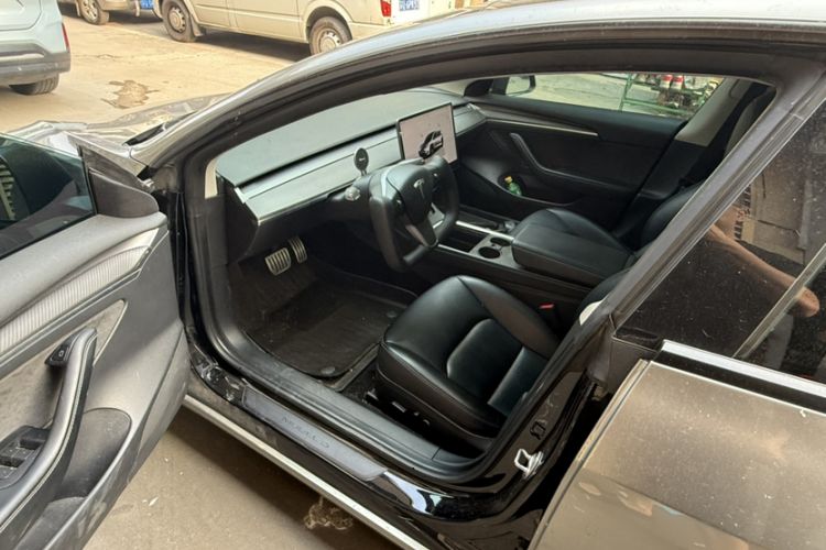 Used Tesla Model 3 2022 Performance High-Performance All-Wheel-Drive Version Interior 3