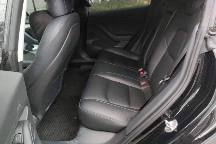Used Tesla Model 3 2022 Performance High-Performance All-Wheel-Drive Version Interior 4