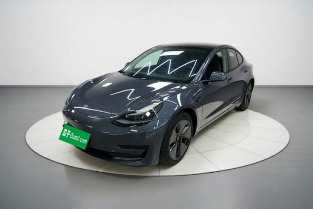 Ojetý Tesla Model 3 2022 Rear-Wheel-Drive Version