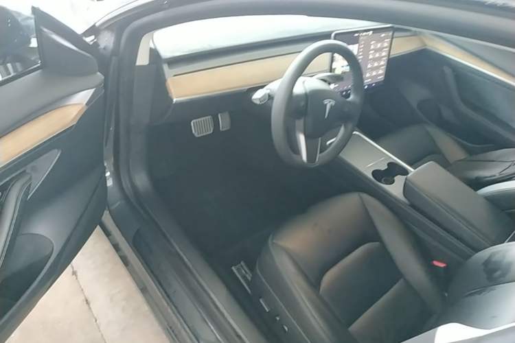 Used Tesla Model 3 2022 Rear-Wheel-Drive Version Left Front Seat