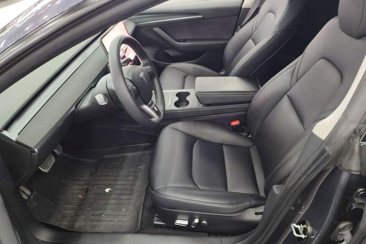 Used Tesla Model 3 2022 Rear-Wheel-Drive Version Left Front Seat