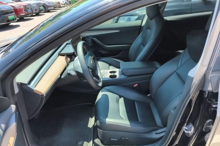 Used Tesla Model 3 2022 Rear-Wheel-Drive Version Left Front Seat