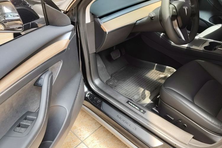 Used Tesla Model 3 2022 Rear-Wheel-Drive Version Left Front Seat