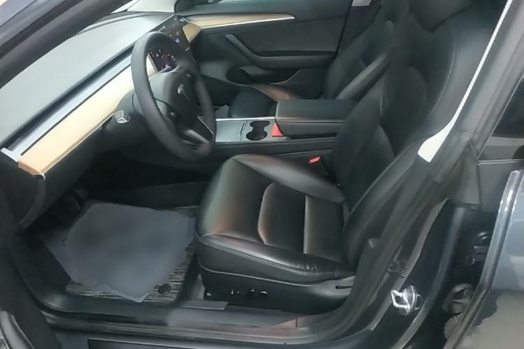 Used Tesla Model 3 2022 Rear-Wheel-Drive Version Left Front Seat