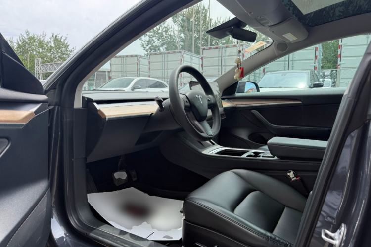Used Tesla Model 3 2022 Rear-Wheel-Drive Version Left Front Seat