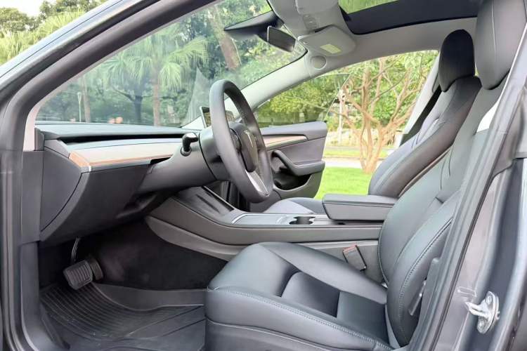 Used Tesla Model 3 2022 Rear-Wheel-Drive Version Left Front Seat