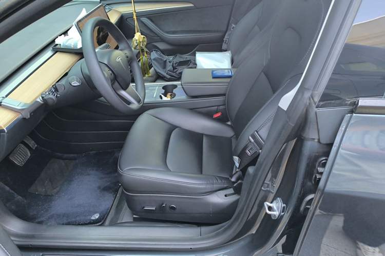 Used Tesla Model 3 2022 Rear-Wheel-Drive Version Left Front Seat