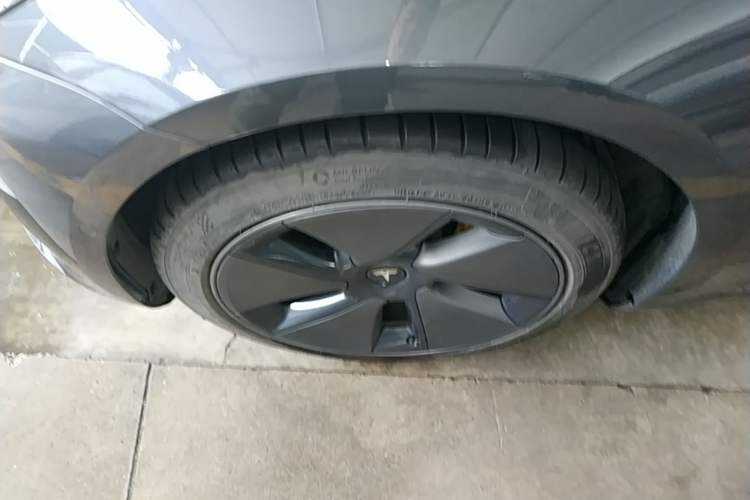 Used Tesla Model 3 2022 Rear-Wheel-Drive Version Left Front Wheel Hub