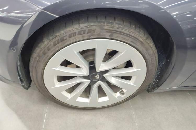 Used Tesla Model 3 2022 Rear-Wheel-Drive Version Left Front Wheel Hub