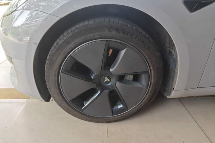 Used Tesla Model 3 2022 Rear-Wheel-Drive Version Left Front Wheel Hub