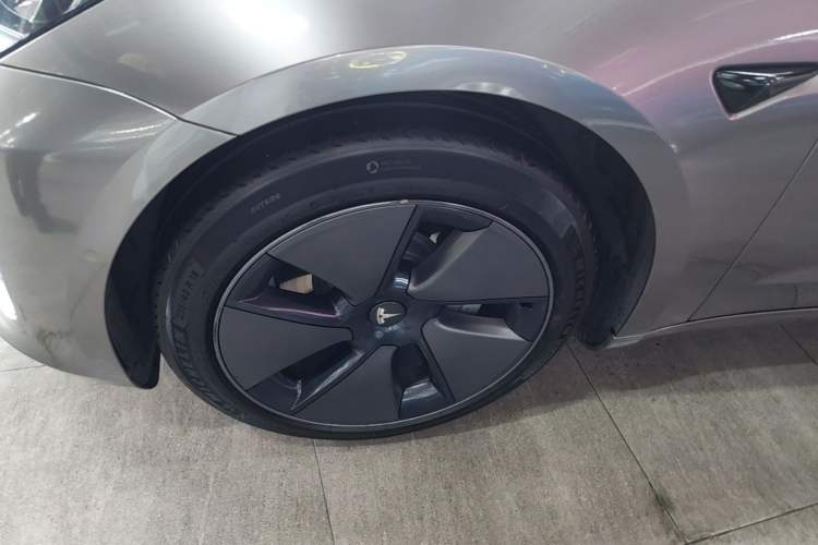 Used Tesla Model 3 2022 Rear-Wheel-Drive Version Left Front Wheel Hub