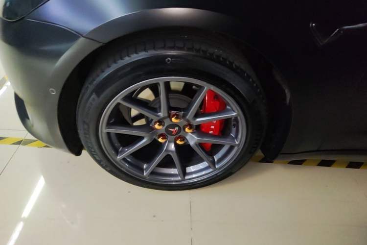 Used Tesla Model 3 2022 Rear-Wheel-Drive Version Left Front Wheel Hub