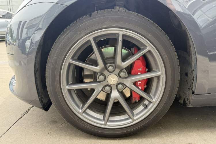 Used Tesla Model 3 2022 Rear-Wheel-Drive Version Left Front Wheel Hub