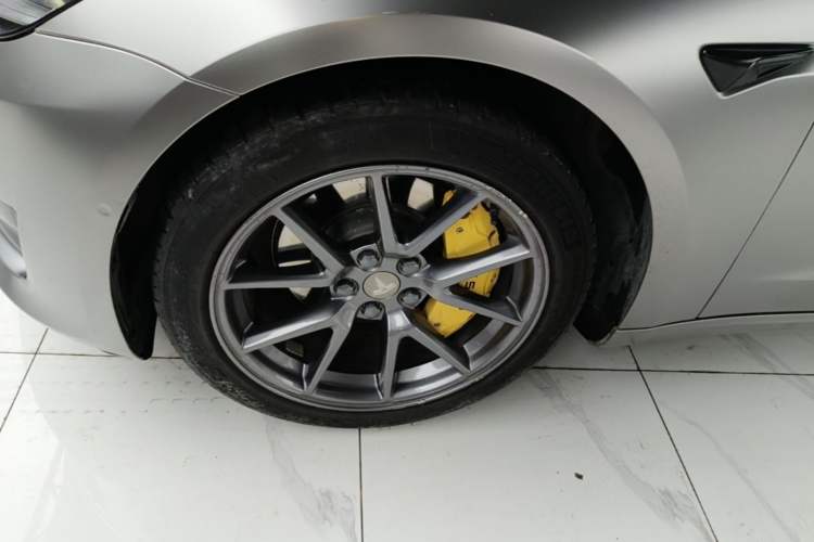 Used Tesla Model 3 2022 Rear-Wheel-Drive Version Left Front Wheel Hub
