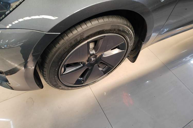 Used Tesla Model 3 2022 Rear-Wheel-Drive Version Left Front Wheel Hub