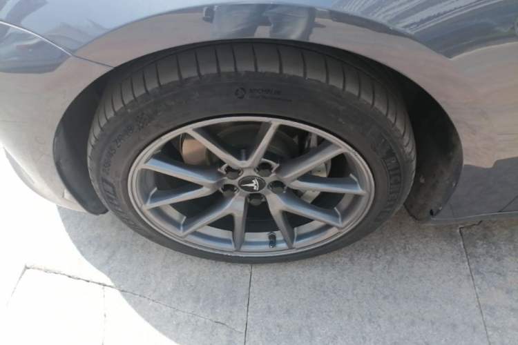 Used Tesla Model 3 2022 Rear-Wheel-Drive Version Left Front Wheel Hub