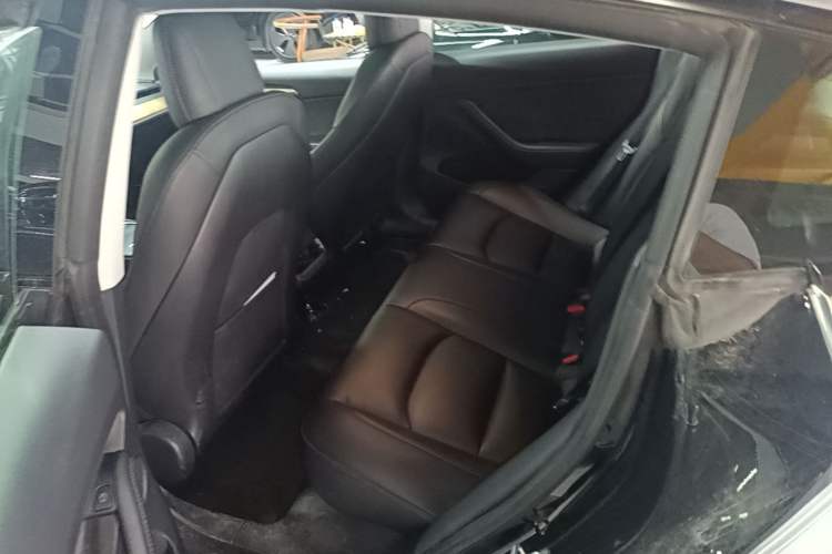 Used Tesla Model 3 2022 Rear-Wheel-Drive Version Left Rear Seat