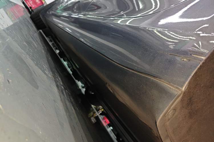 Used Tesla Model 3 2022 Rear-Wheel-Drive Version Left Side Sill