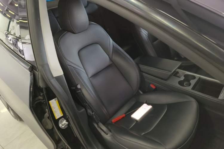 Used Tesla Model 3 2022 Rear-Wheel-Drive Version Right Front Seat