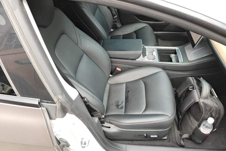 Used Tesla Model 3 2022 Rear-Wheel-Drive Version Right Front Seat