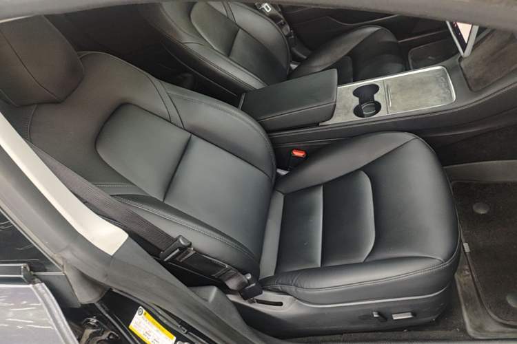 Used Tesla Model 3 2022 Rear-Wheel-Drive Version Right Front Seat