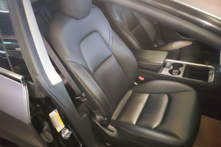 Used Tesla Model 3 2022 Rear-Wheel-Drive Version Right Front Seat